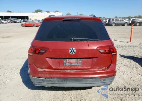 2018 Volkswagen Tiguan S z USA, uszkodzony, nr VIN 3VV0B7AX2JM019695